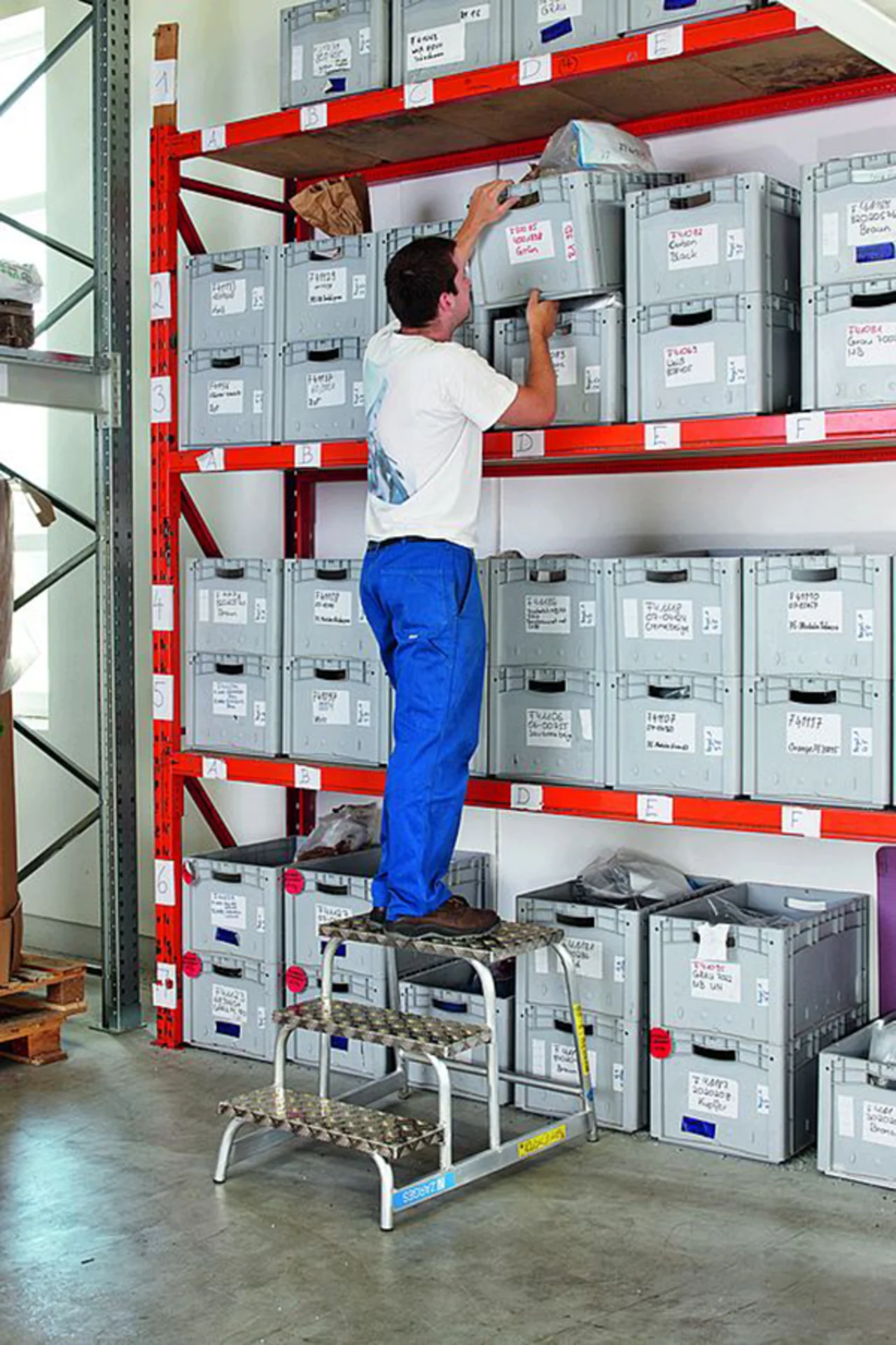 biztonsagi_lepcsok_fellepok_z600_fix_fellepok_fix_4_e77cd19f64 (1)